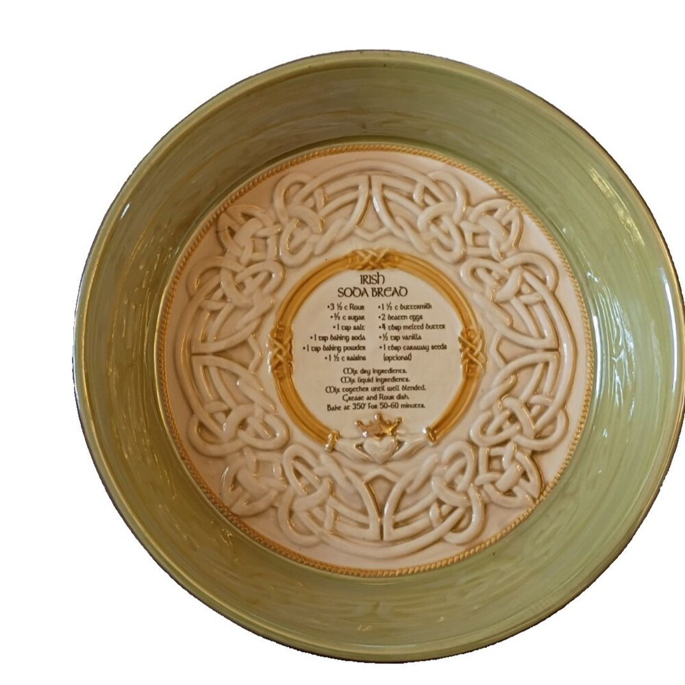 Grassland Roads Celtic Irish Soda Bread 9-inch Ceramic Baking Dish